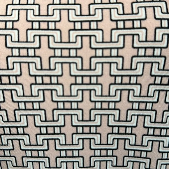 Liz Claiborne Women’s Geometric Pattern Square Neck Top Size Large Pink Black - Picture 3 of 9